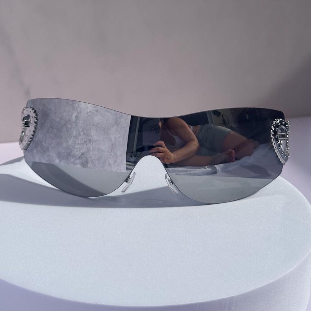 Y2K Rimless Sunglasses for Women, Unisex in Silver. Trendy Gradient Wrap-Around